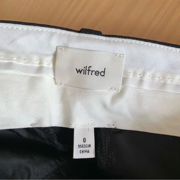 Aritzia Wilfred Carrot Pant black - Picture 7 of 13